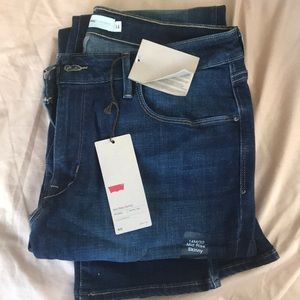 NWT Levi Jeans